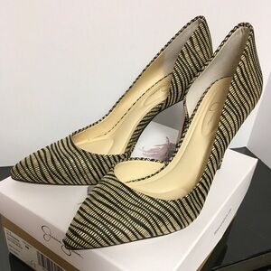 Jessica Simpson Pointed Toe Black and Gold Patterned Women's Pumps
